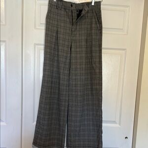 Woman’s  Gray Plaid Pants